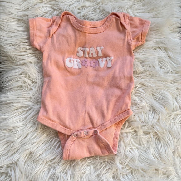 Isla & Skye | Stay Groovy” Onesie - Picture 3 of 5